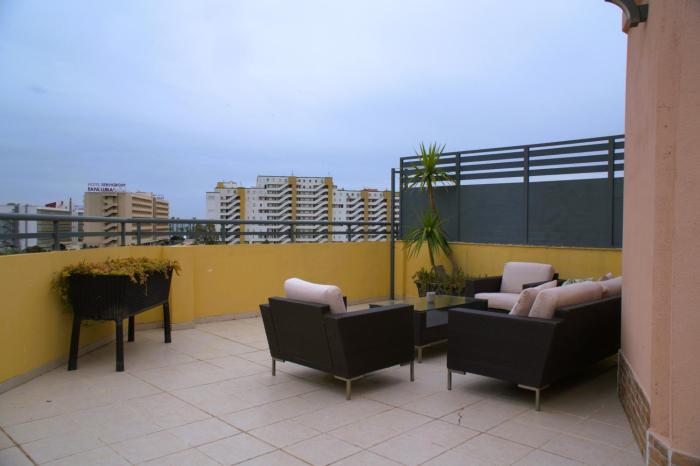 Atico con terraza y vistas en llandels