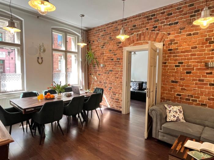 Klimatyczny apartament 80m2 na 6 osób, 2 WC, Stare Miasto Toruń, szybkie WiFi