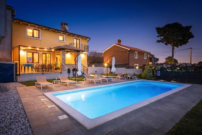 Villa Tramontana near Pula for 6 persons with 30m2 private pool