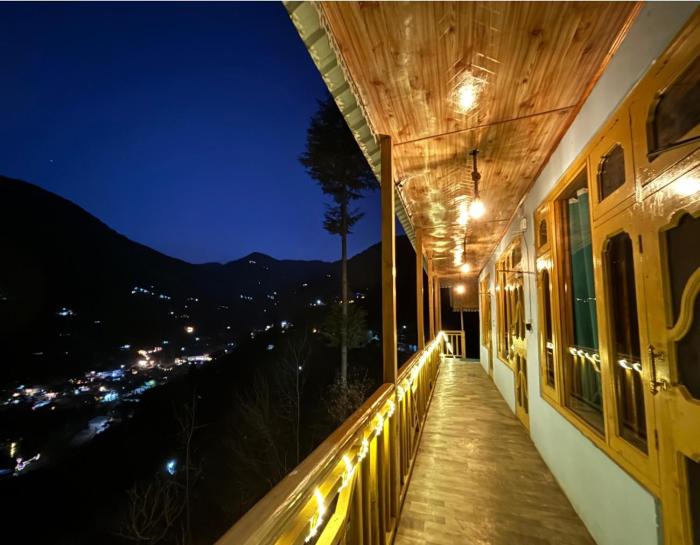Mountain hevean jibhi