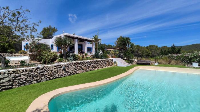 Villa Radi by Eivillas