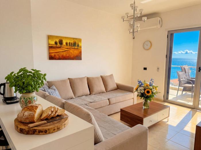 Beachfront- Sea View Holiday Home 105