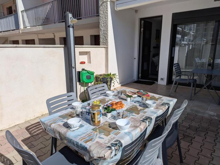 Sol-y-Days California, Superbe appartement rénové en RDC avec Parking, belle terrasse ombragée, à 200m de la plage