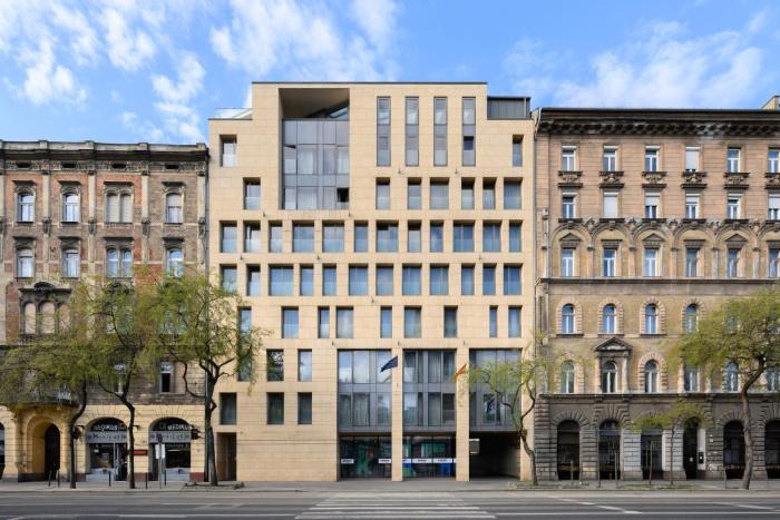 Akeah Verdi Budapest