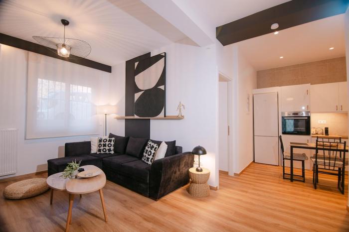 Modern 2BR Garden Apartment with Outdoor Patio