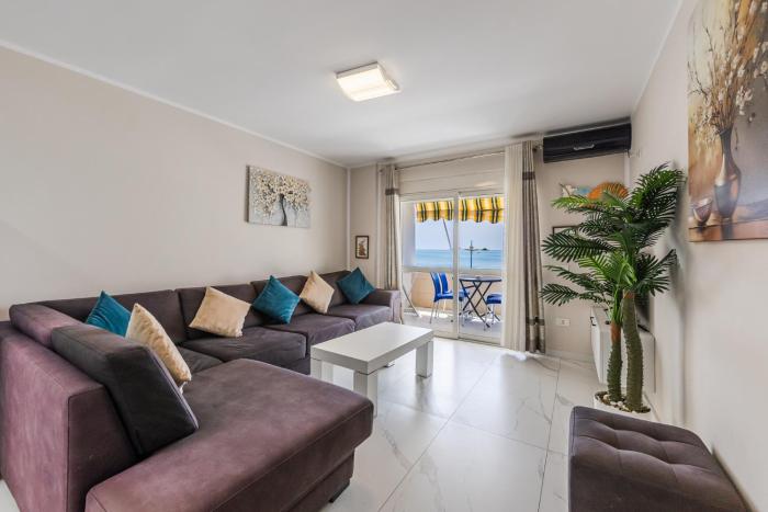 Sun & Sea Apartment Durrës Waterfront by PikHost