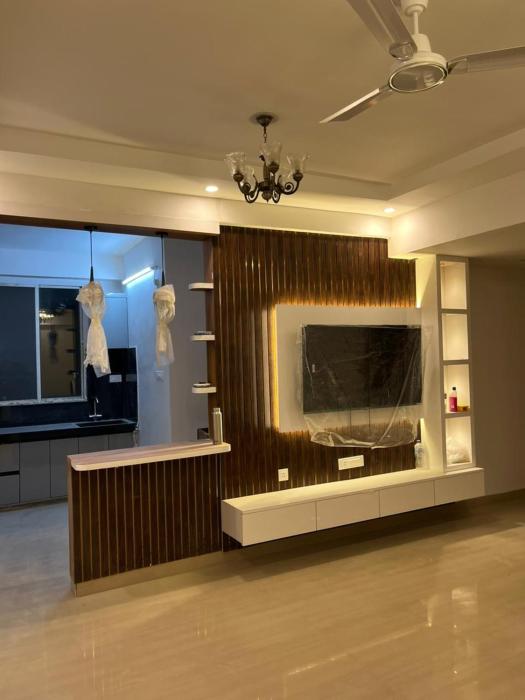 Cozy Top Floor Stay, Beautiful Balcony Views