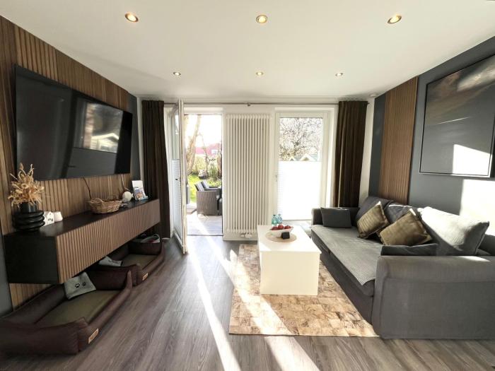 Hafenglück - moderne Ferienwohnung direkt am Hafen in Carolinensiel