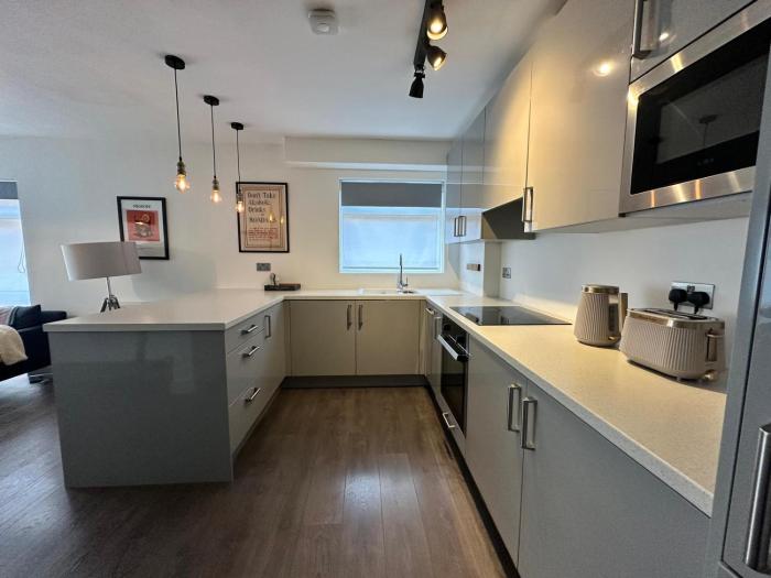 Cosy modern 2 bedroom apartment Ealing London