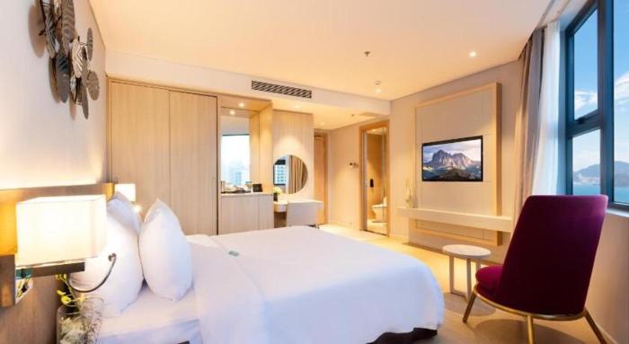 Charming ocean view suite breakfast included