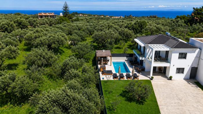 Villa Dreamscape - Elegant Stay with Private Pool