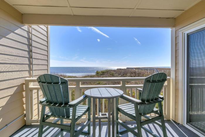 Sandy Shore by Oak Island Accommodations