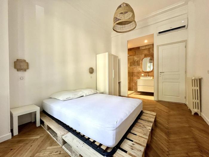 Urban Charm 6 people near dowtown with air Conditioning & Netflix