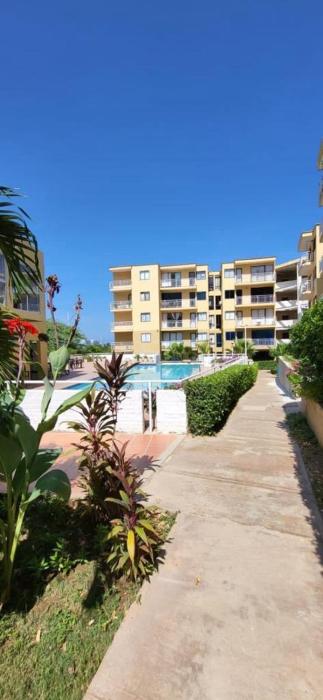 Apartamento Con Piscina Cerca Al Aeropuerto