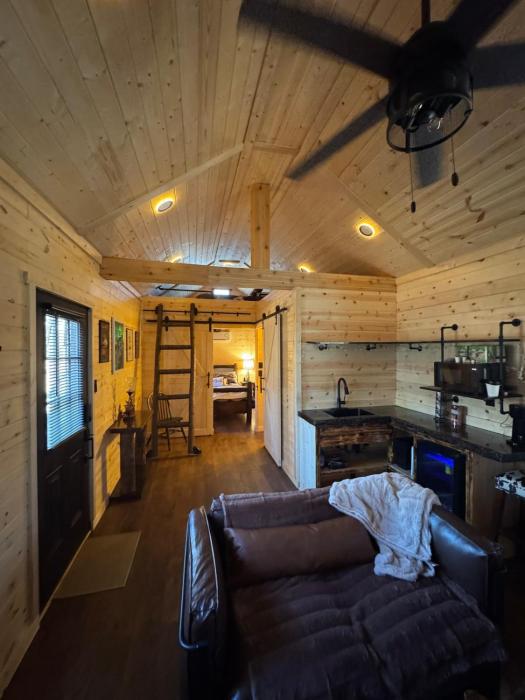 Grinning Mule Lodge