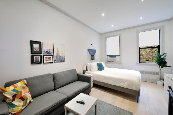 The Yorkville Vibe 8679