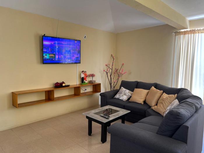 Departamento completo, cómodo y cerca del aeropuerto