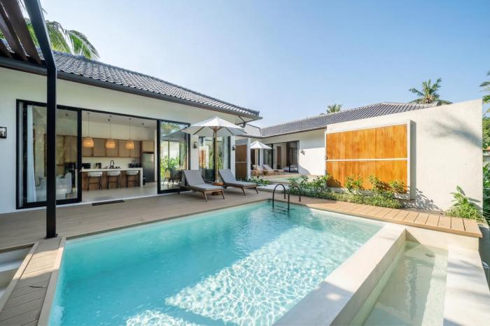 Julia - Luxurious Villa with Panoramic Jungle Views and Expansive Pool