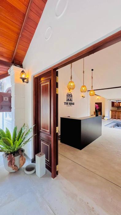 The RidgeColonial Villa 10 min walk to Beach