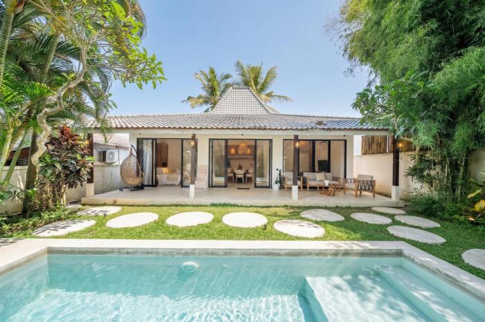 Berapi by EVDEkimi - Spacious Villa with Huge Pool in Ubud