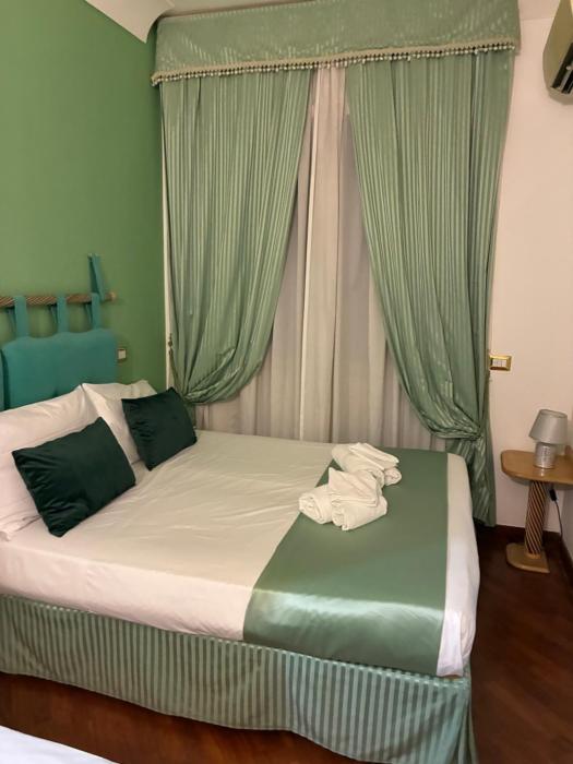 B&B Rifugio di Roma upon Metro B pvt bathroom pvt balcon