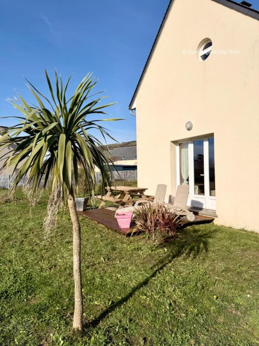 Maison Blanche 300 m de la plage - Surtainville