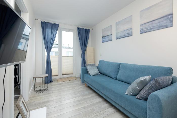 Jasny Apartament z Balkonem w Świnoujściu by Noclegi Renters