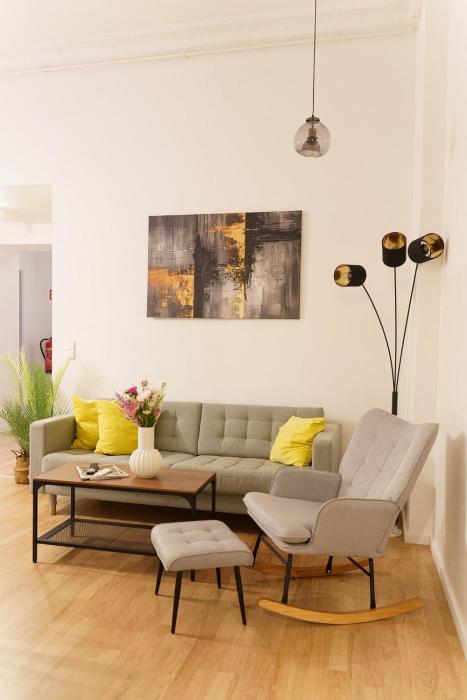 Conrad-B 01 by ROCKCHAIR Apartments l SUPERHOST Status l Super Flat, 3 Bedrooms 2 Bathrooms welcomes you!