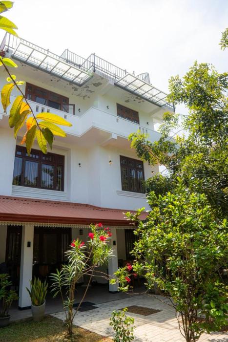 Diana Residence