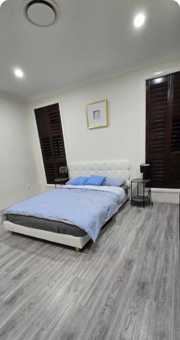 New 5 bedroom Single story house