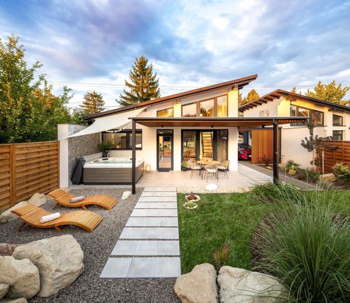 White Lotus Mini Loft House