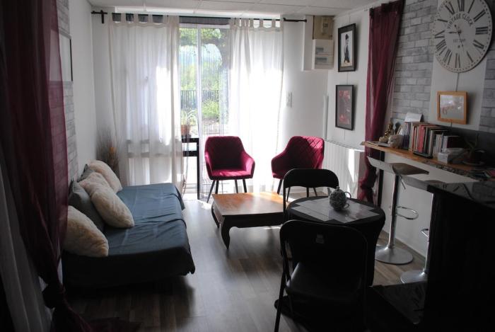 Appartement en rez-de-chaussée au coeur dun village