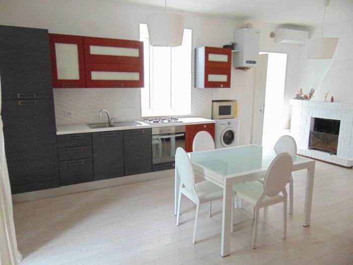 Eleonora, Ampio Appartamento in Centro e 350 m dalla Spiaggia