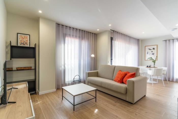 Brand new and stylish 1 bdr apt by Invalencia
