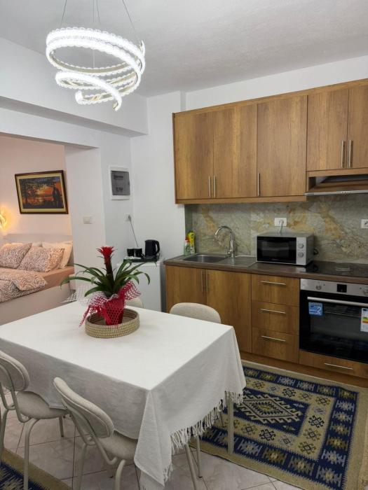 Travellers Guesthouse 2