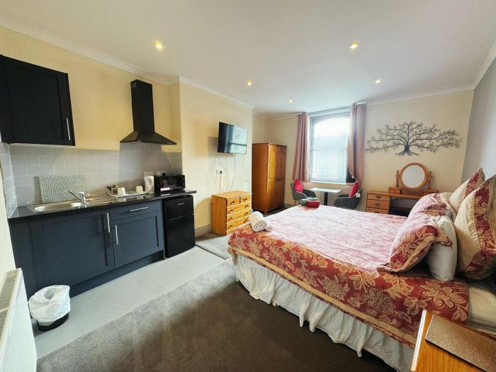 Seaside Studio Apartment 9 near Llandudno Pier Great Orme 2nd floor