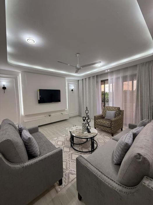 Polar palace, luxury house, full AC, near beach
