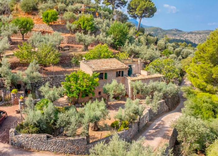 Es Coco Mountain Cottage in Sóller by PriorityVillas