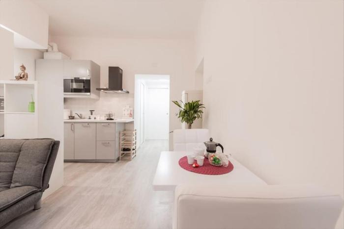 GuestHost - Porta Garibaldi White Flats