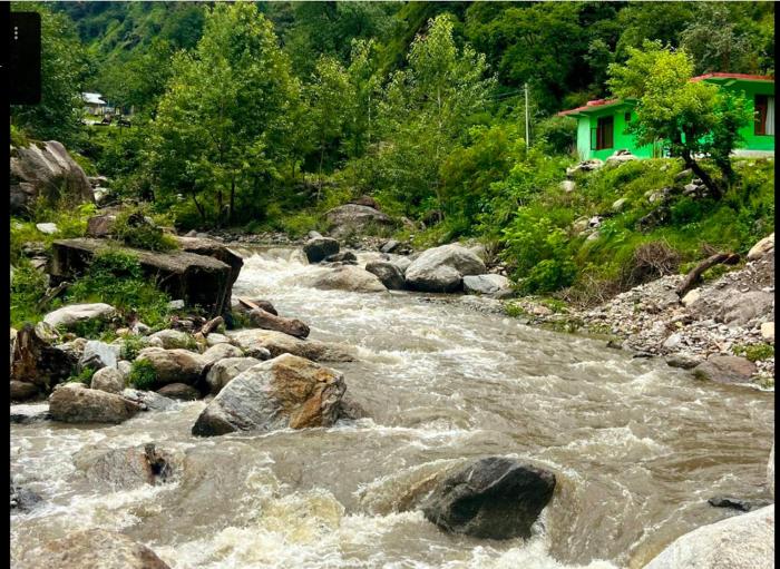 RIVER EDGE Home stay