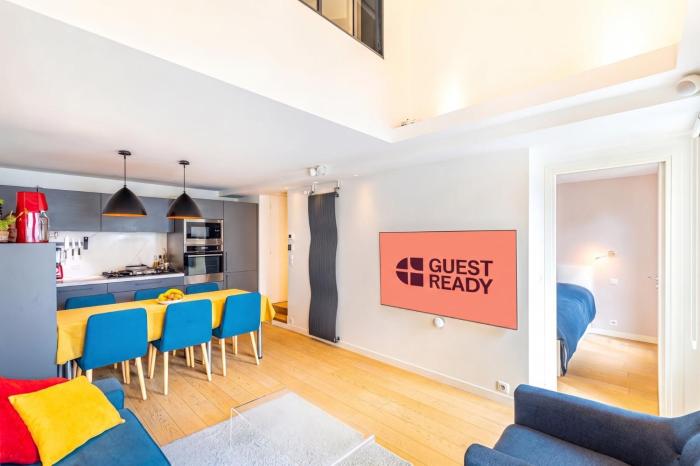 GuestReady - Colourful Getaway near Eiffel Tower