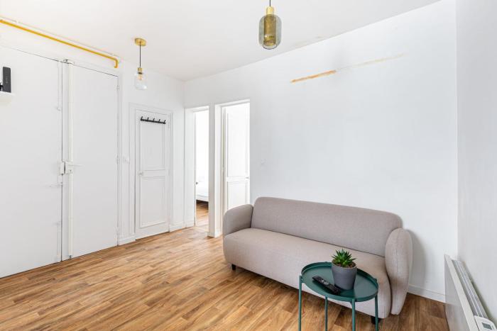 Elegant 49m Paris Flat Ideal for 4 Guests