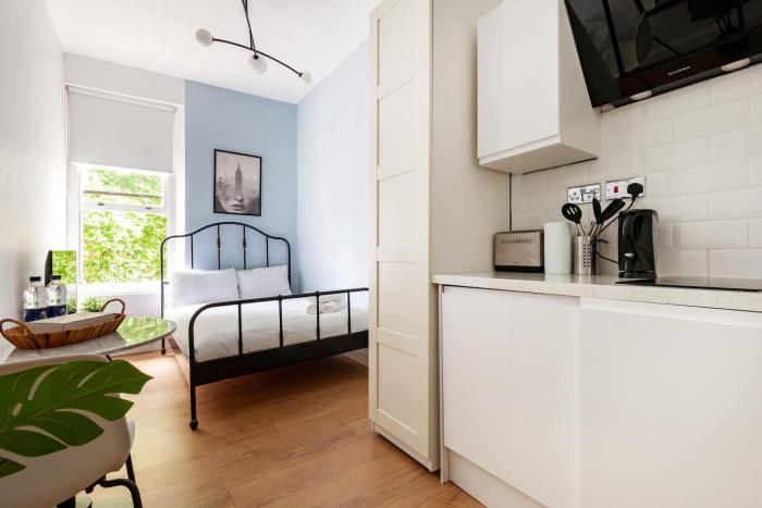 Studio near Queensway Station - 12