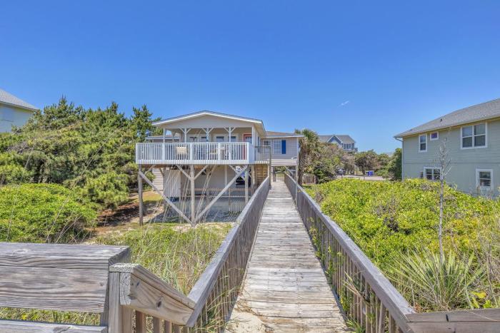 Sea And Sound by Oak Island Accommodations