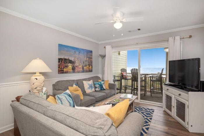 Seven Dozen by Oak Island Accommodations