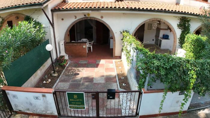Affittasi bilocale con giardino privato