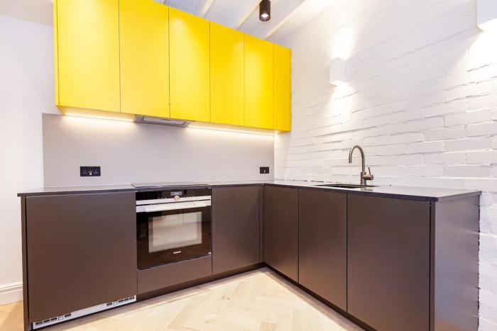 Studio near Victoria Station - 2