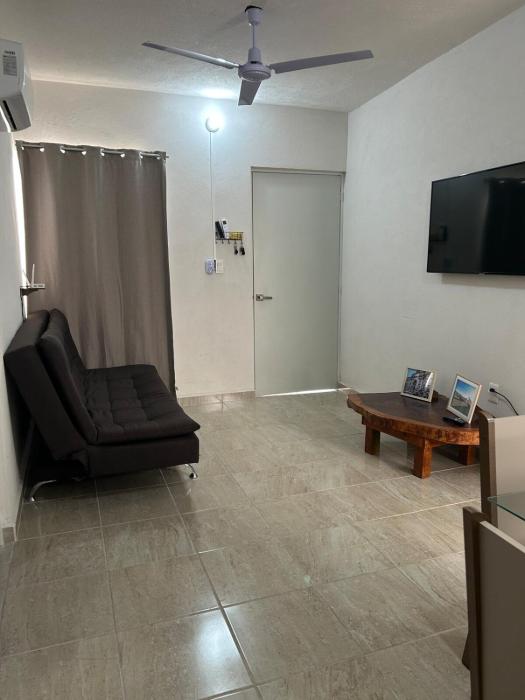 Cozy & modern apartment 15 minutes from VER airport