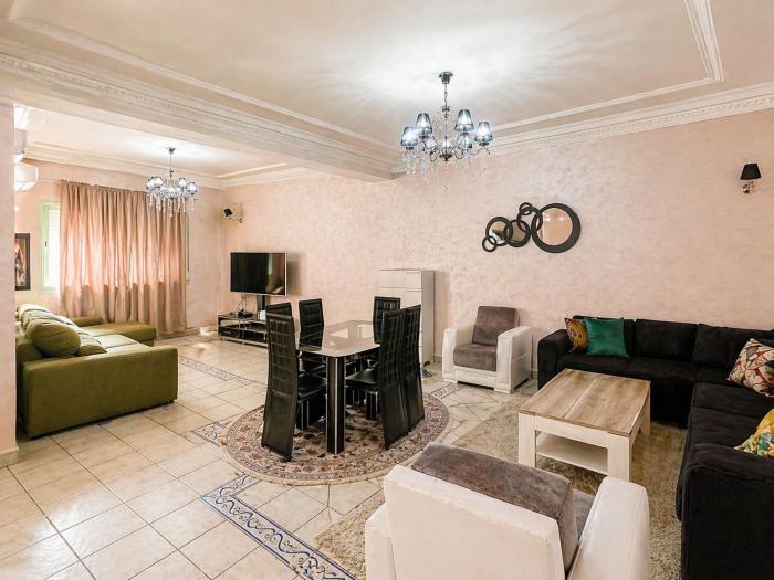 Two bed luxury appartment in prime location in guilez