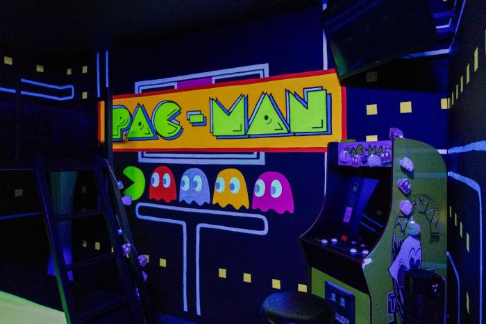 Groovy Games Getaway Holiday Stay in Branson!